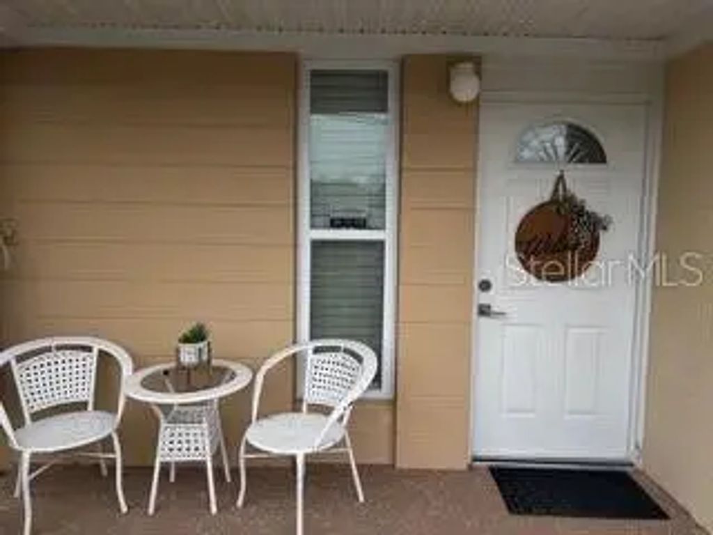 4733 Club Circle, LAKESHORE