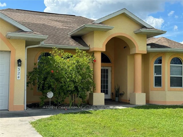 324 Santurce Avenue, NORTH PORT