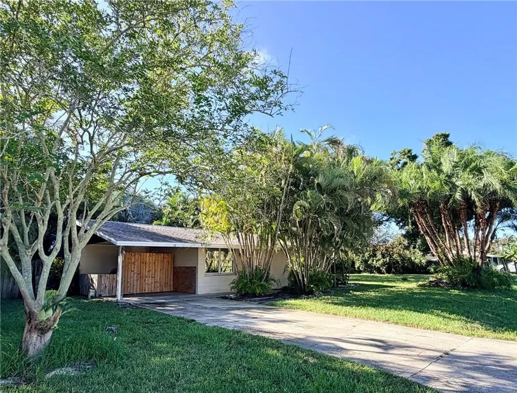 225 Magnolia Road, VENICE