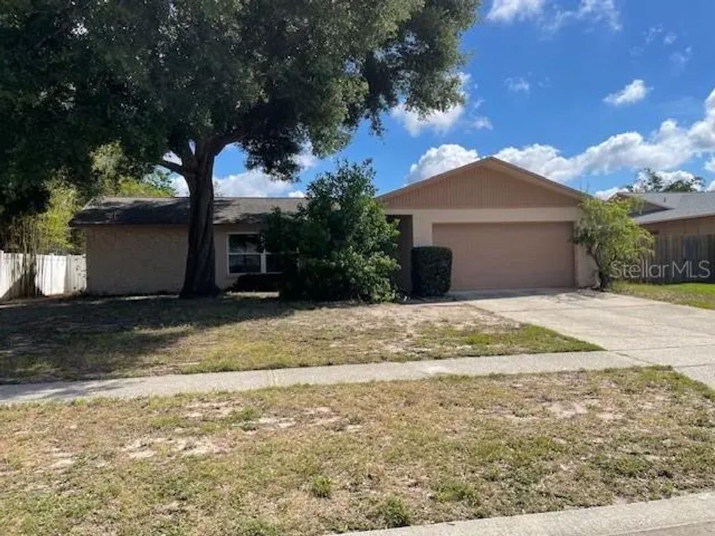 2230 Birchbark Trail, CLEARWATER