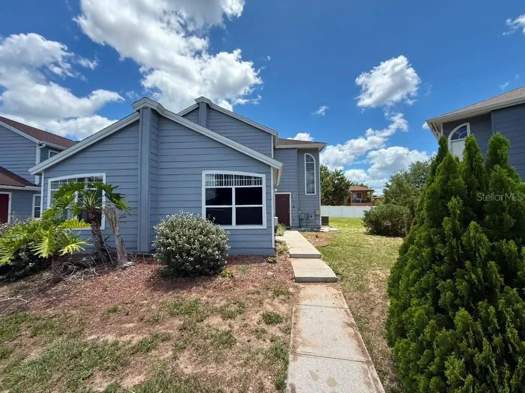 709 Orchid Drive B, DAVENPORT