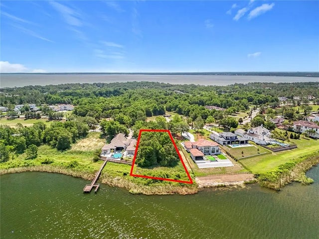 15345 Pendio Drive, BELLA COLLINA