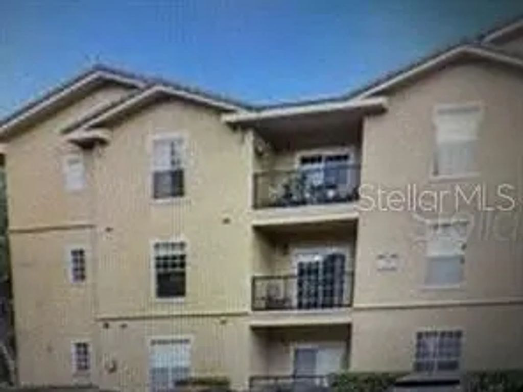126 Vista Verdi Circle 108, LAKE MARY