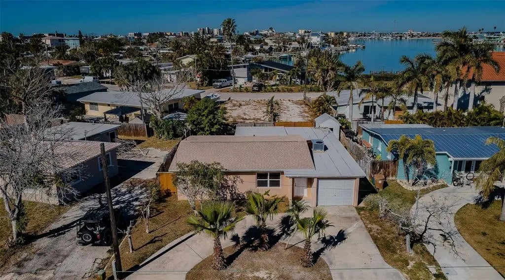 713 Pruitt Drive, MADEIRA BEACH