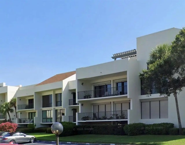 50 Coe Road 322, BELLEAIR