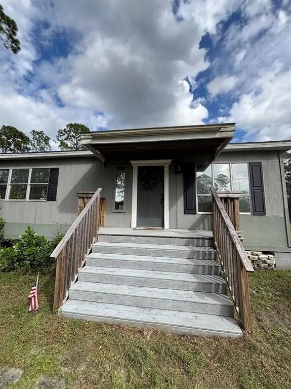 1745 East Parkway, DELAND