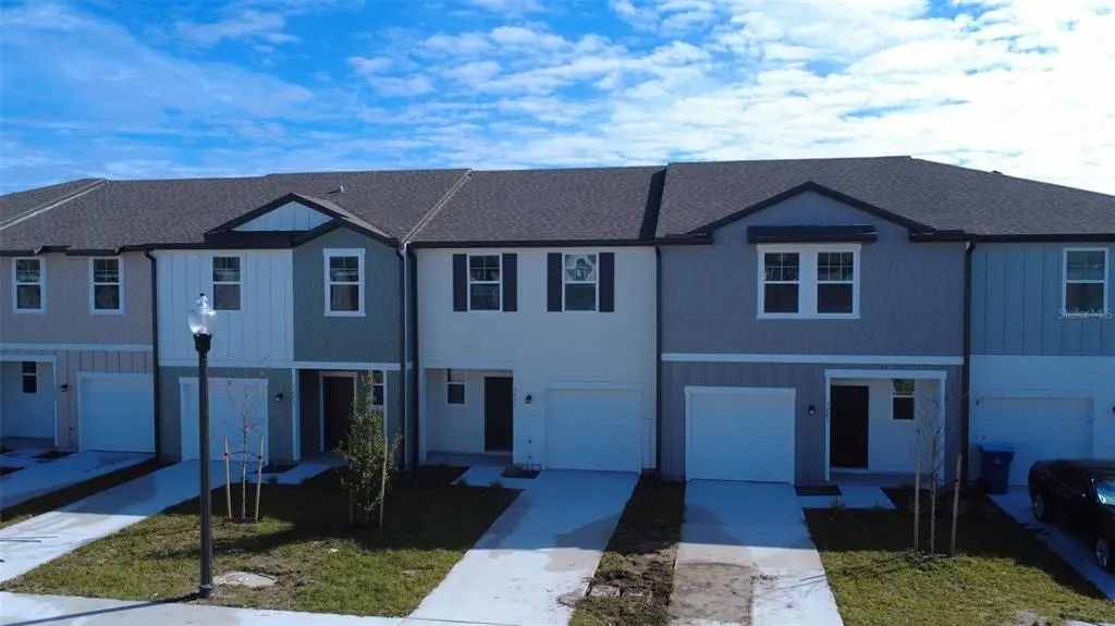 3277 Vesara Dr, DAVENPORT