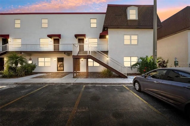 9009 Tudor Drive G210, TAMPA