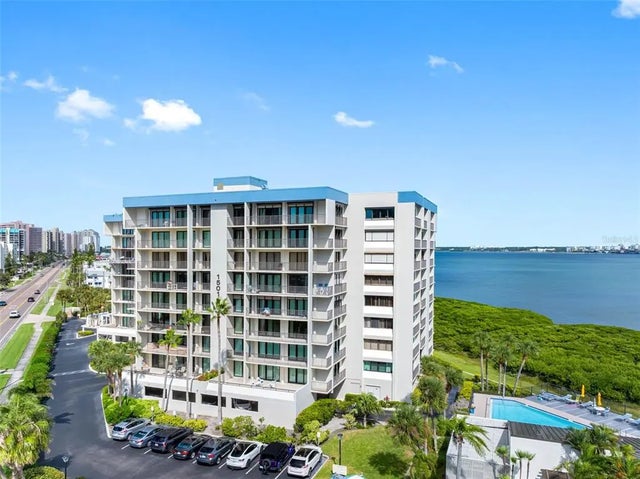 1501 Gulf Boulevard 102, CLEARWATER BEACH
