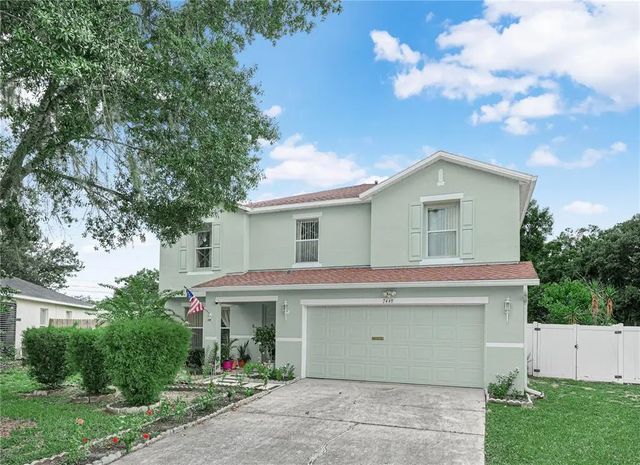 7448 Hunters Greene Circle, LAKELAND