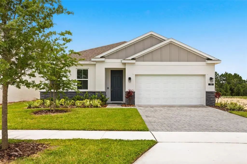 725 Farfields Street, DELAND