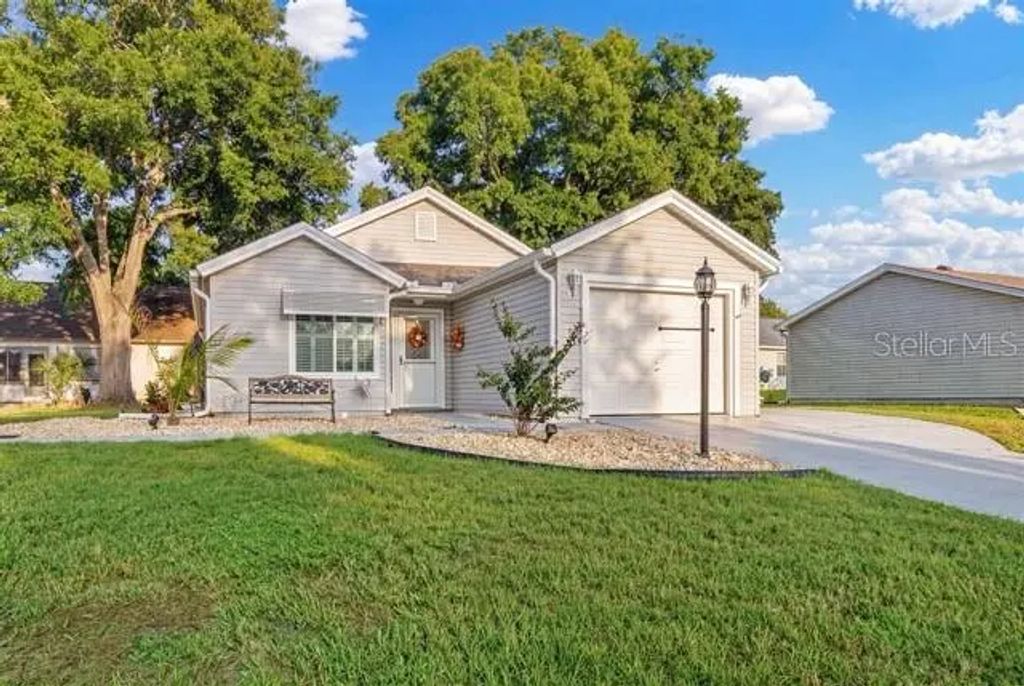 529 Alcazar Ct, LADY LAKE
