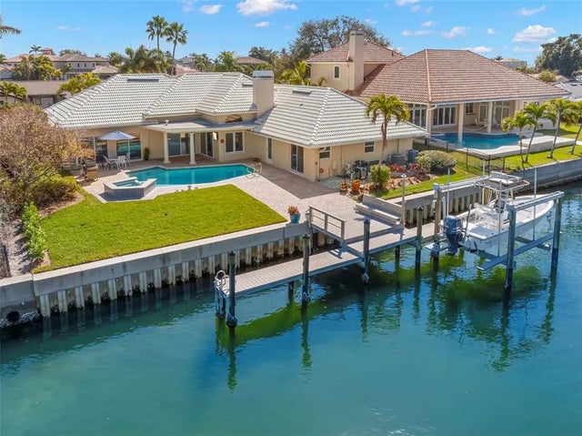 2035 Hawaii Avenue Ne, ST PETERSBURG