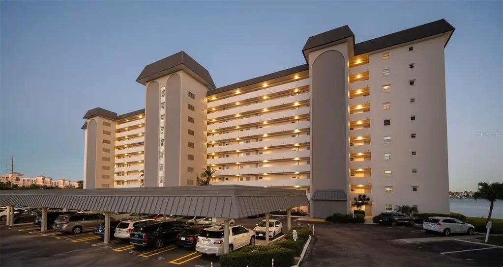 5130 Brittany Drive S 101, ST PETERSBURG