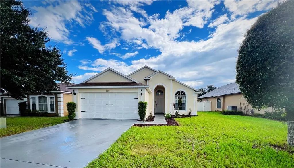 218 Royal Ridge Drive, DAVENPORT