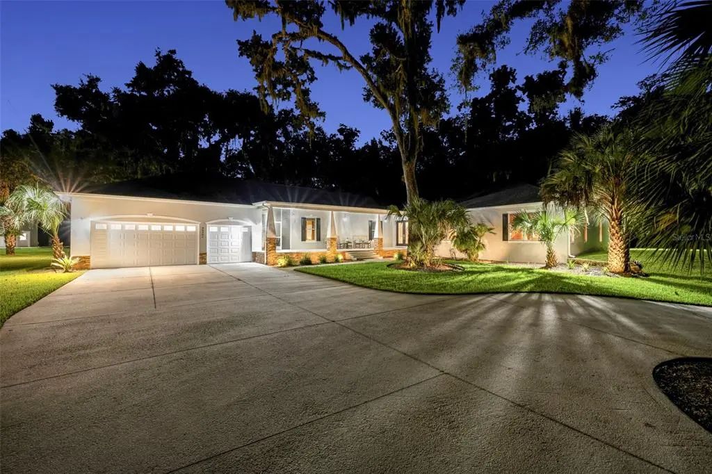 24201 Oaks Boulevard, LAND O LAKES