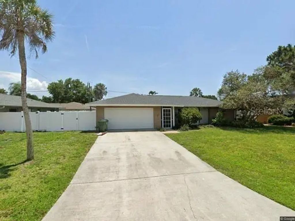 3654 Pin Oaks Street, SARASOTA