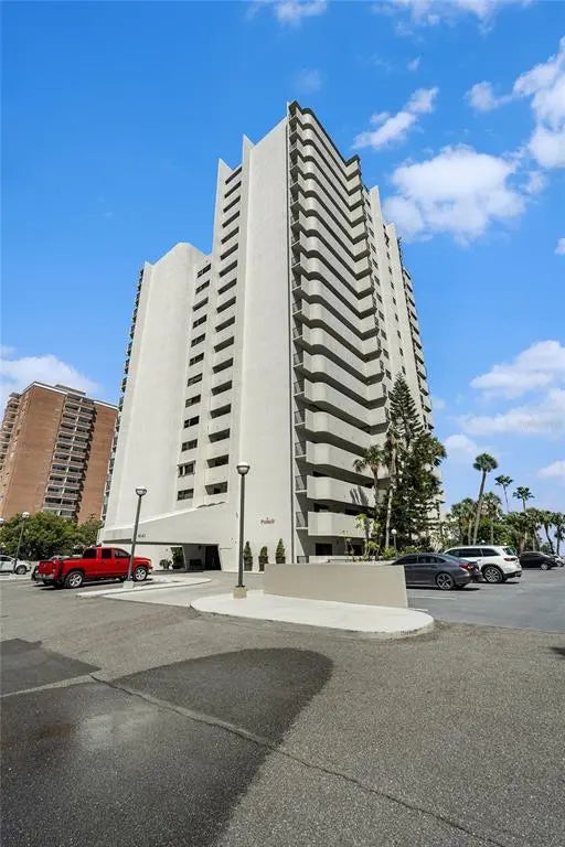 4141 Bayshore Boulevard 704, TAMPA