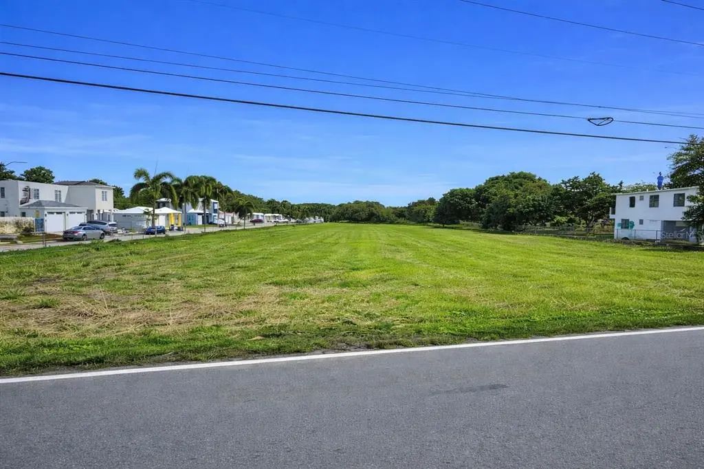 1 Pr-604 Los Rabanos Km 3.4, MANATI