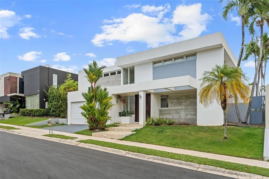 N-19 Los Gavilanes, GUAYNABO