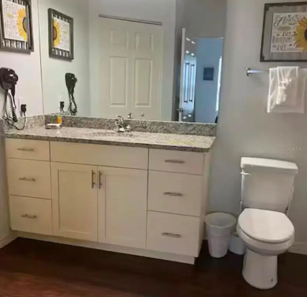 5364 Diplomat Ct view 21