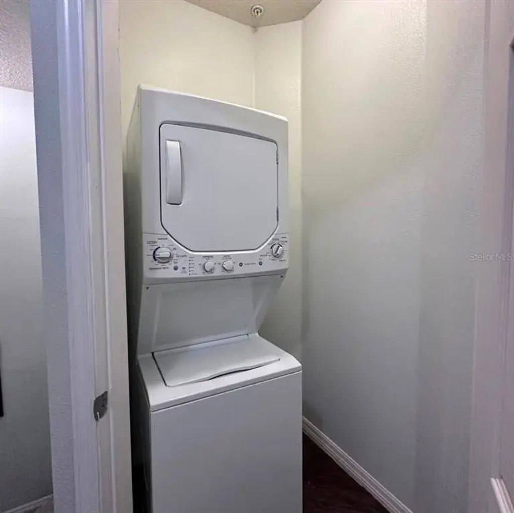 5364 Diplomat Ct view 22