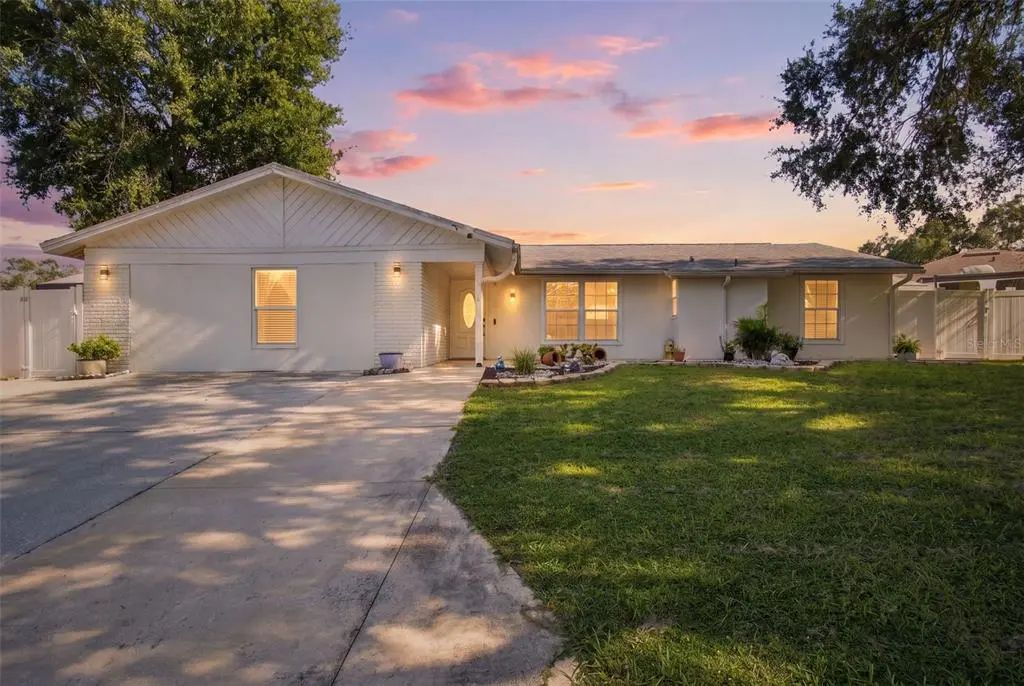 1325 Oakcrest Drive, BRANDON