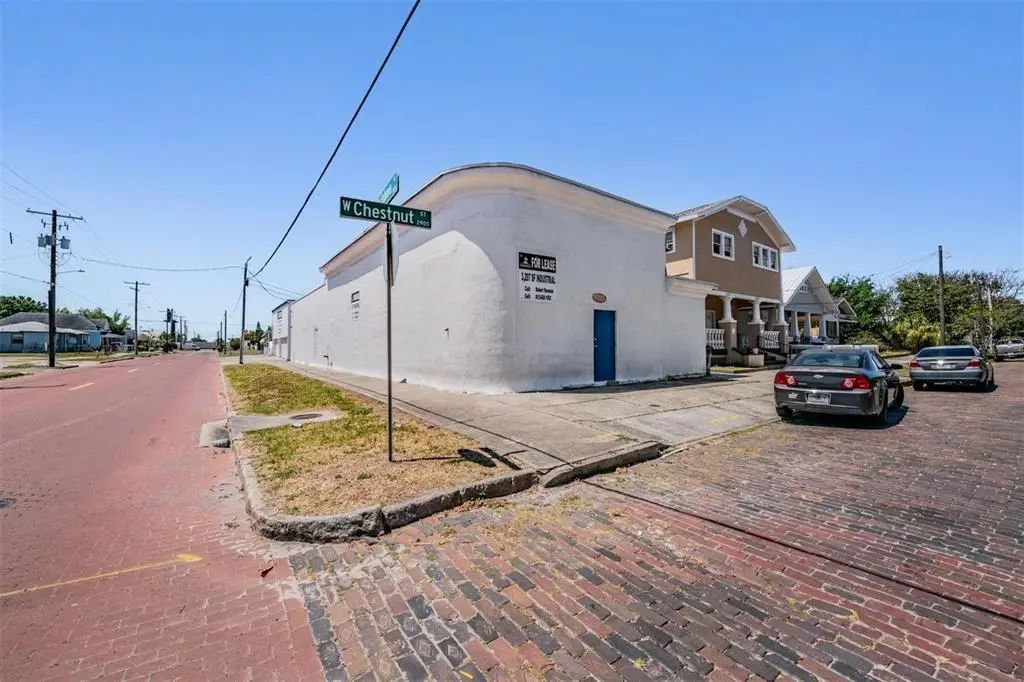 2902 W Chestnut Street, TAMPA