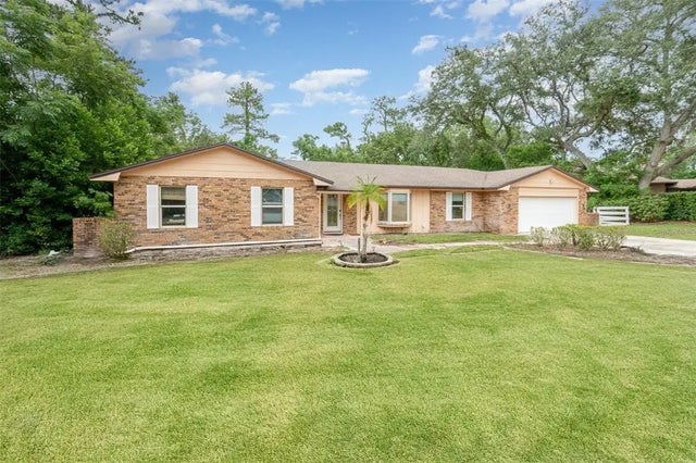 800 Crooked Oak Court, LONGWOOD