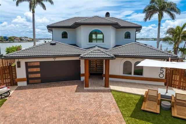 2250 Donato Drive, BELLEAIR BEACH