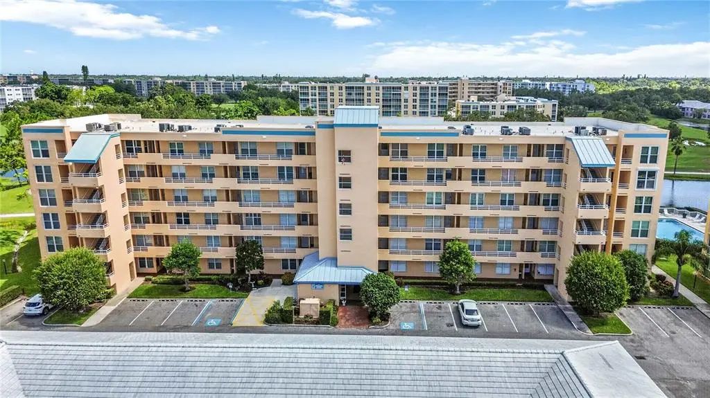 4550 Pinebrook Circle 605, BRADENTON
