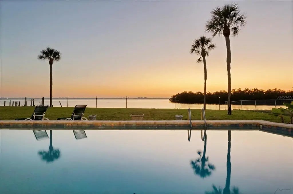 7318 Westmoreland Drive, SARASOTA