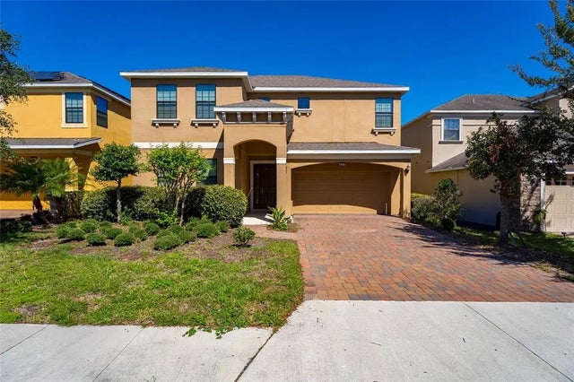 2311 Victoria Drive, DAVENPORT