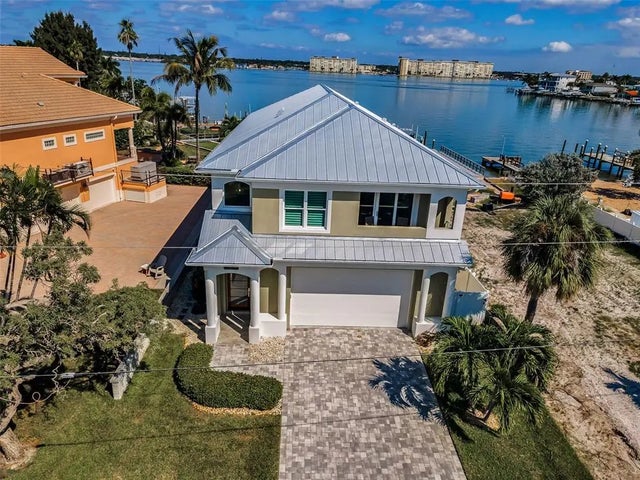 15459 2nd Street E, MADEIRA BEACH
