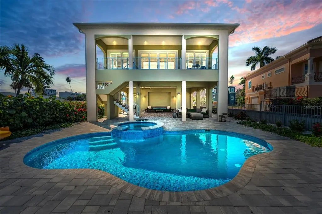 15459 2nd Street E, MADEIRA BEACH