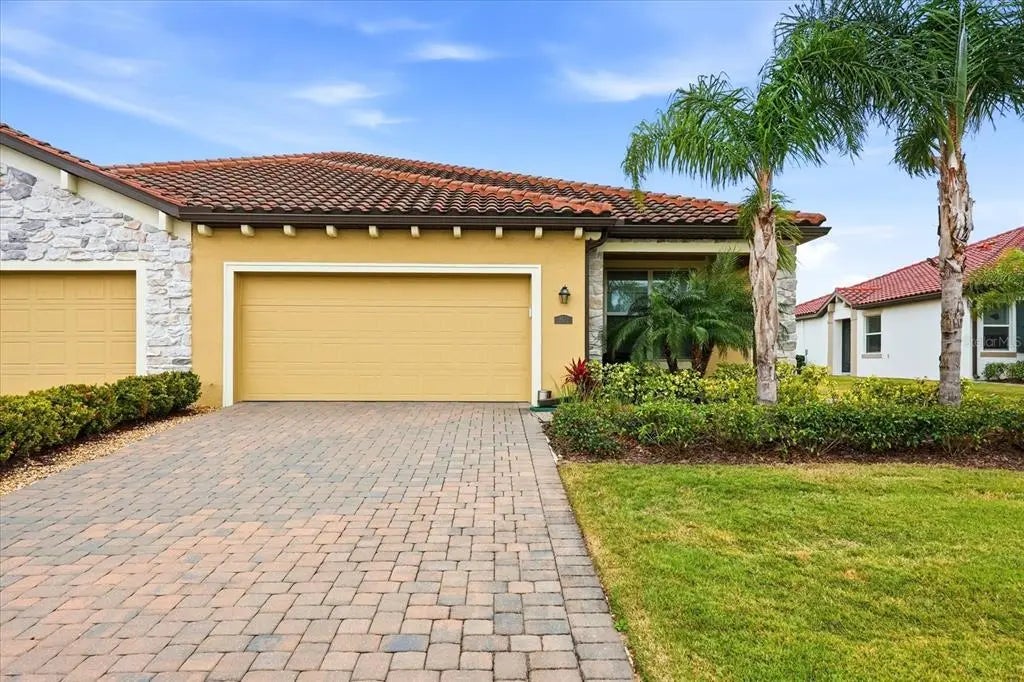 2611 Avolet Court, BRADENTON