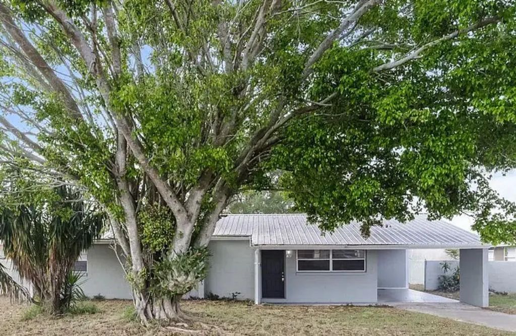 58 Marshall Lane, FROSTPROOF