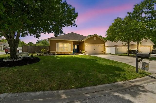 227 Oak Chase Place, DAVENPORT