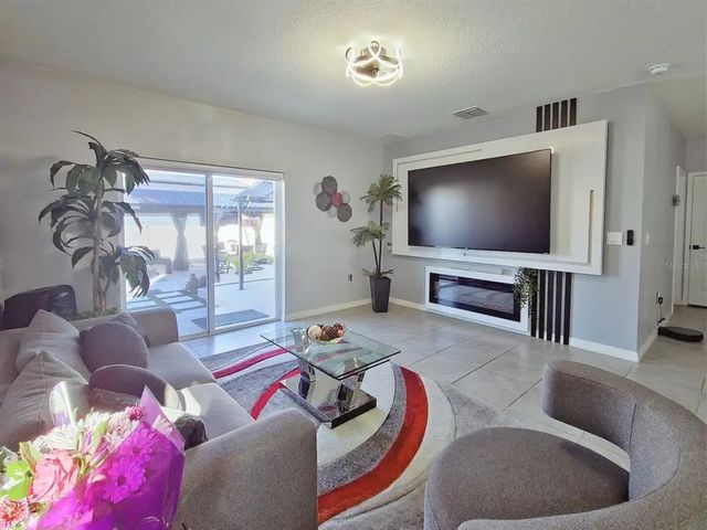 1292 Cascades Avenue, DAVENPORT