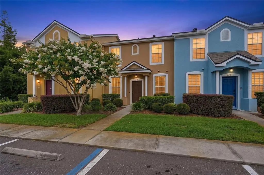 1250 Charlesworth Drive, WESLEY CHAPEL