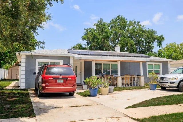 5895 16th Street N, ST PETERSBURG