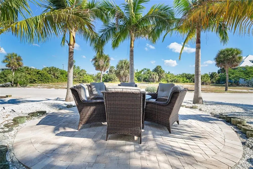 Gulf Shores Realty: 3 8d55aae690445b24df6bc2e711ef371d l