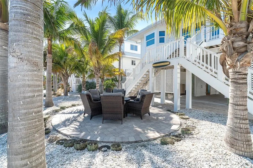 Gulf Shores Realty: 6 607eac8e765359d8581fe71ff30df66e l