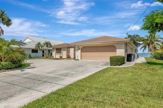1701 Bayshore Drive, HUTCHINSON ISLAND