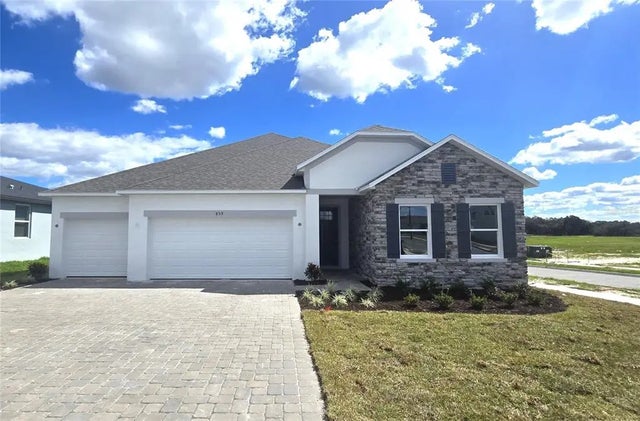 859 Sunshower Drive, LADY LAKE