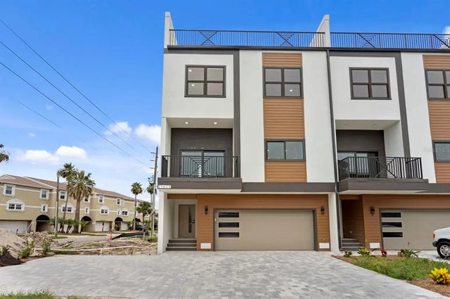 11605 1st Street E A3, TREASURE ISLAND