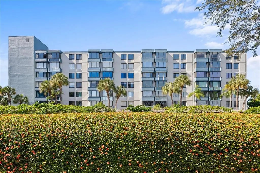 644 Island Way 304, CLEARWATER BEACH