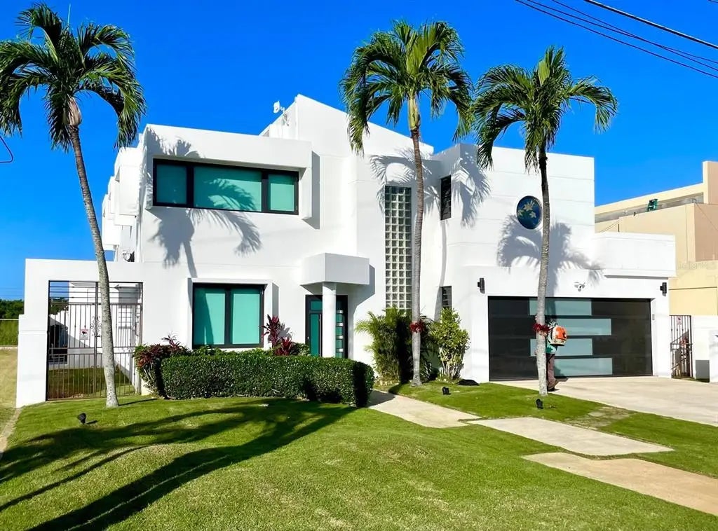 #14 Villa Aurelia Calle Marlin, AGUADILLA