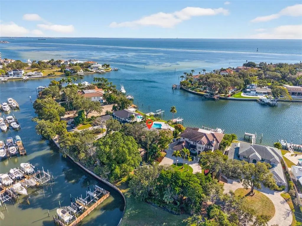 1323 Snell Harbor Drive Ne, ST PETERSBURG