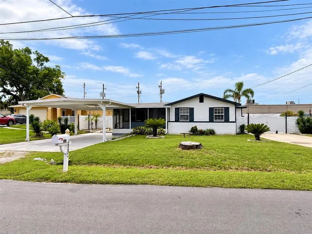 8512 Sunbeam Lane, TAMPA